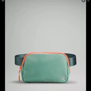Lululemon Everywhere Belt Bag